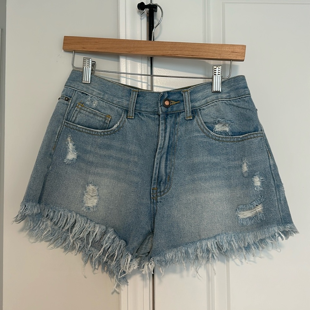 Twelve by On Twelfth Studded Jean Shorts Size Small
